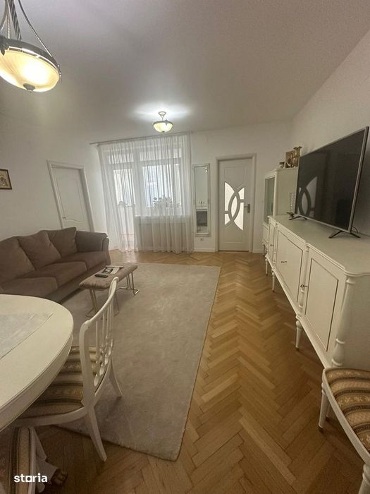 Apartament 3 camere, Sala palatului!