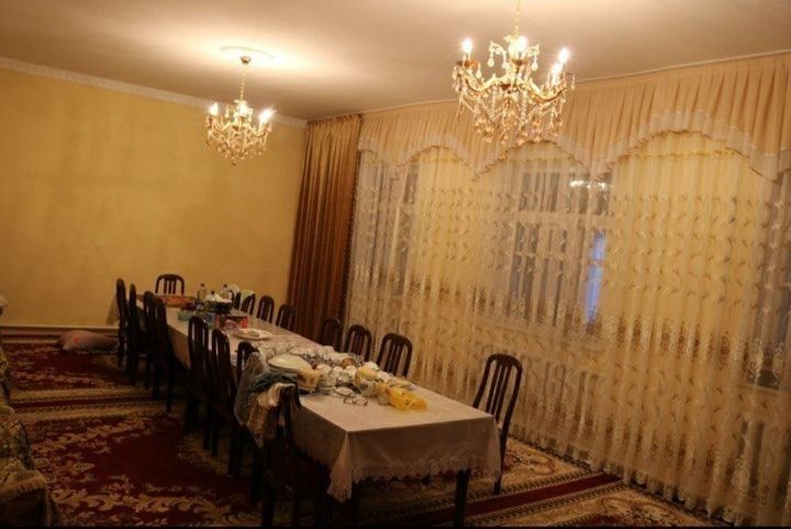2-qavatli uy sotiladi