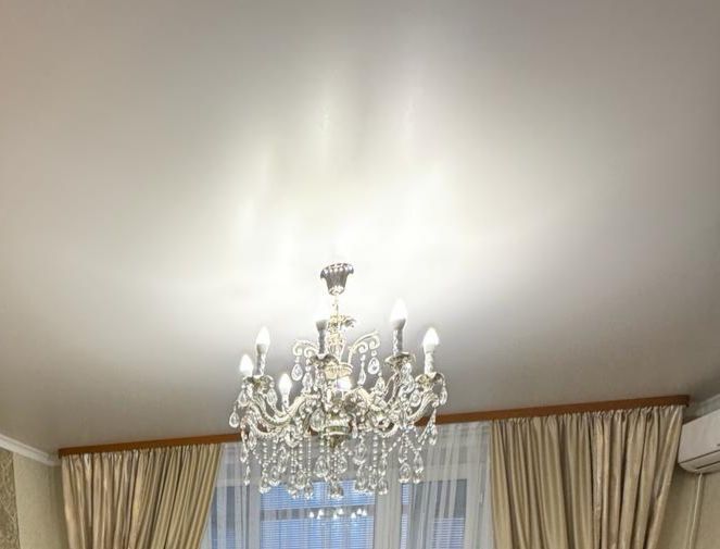 Продам качественную люстру