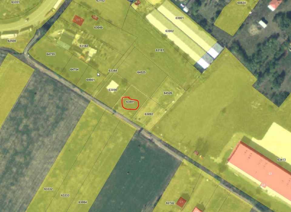 PF Teren intravilan 703 mp Sculeni – împrejmuit, utilități la 100 m