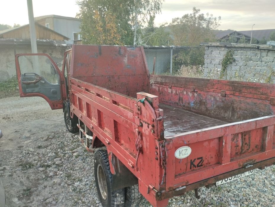 Продам отличный самосвал