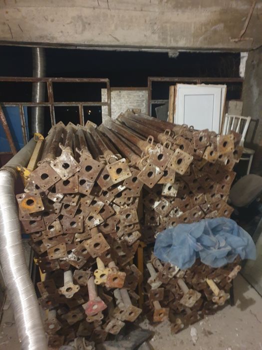 Inchiriez popici metalici 1.80 inchis-3 m,3,2 deschisi