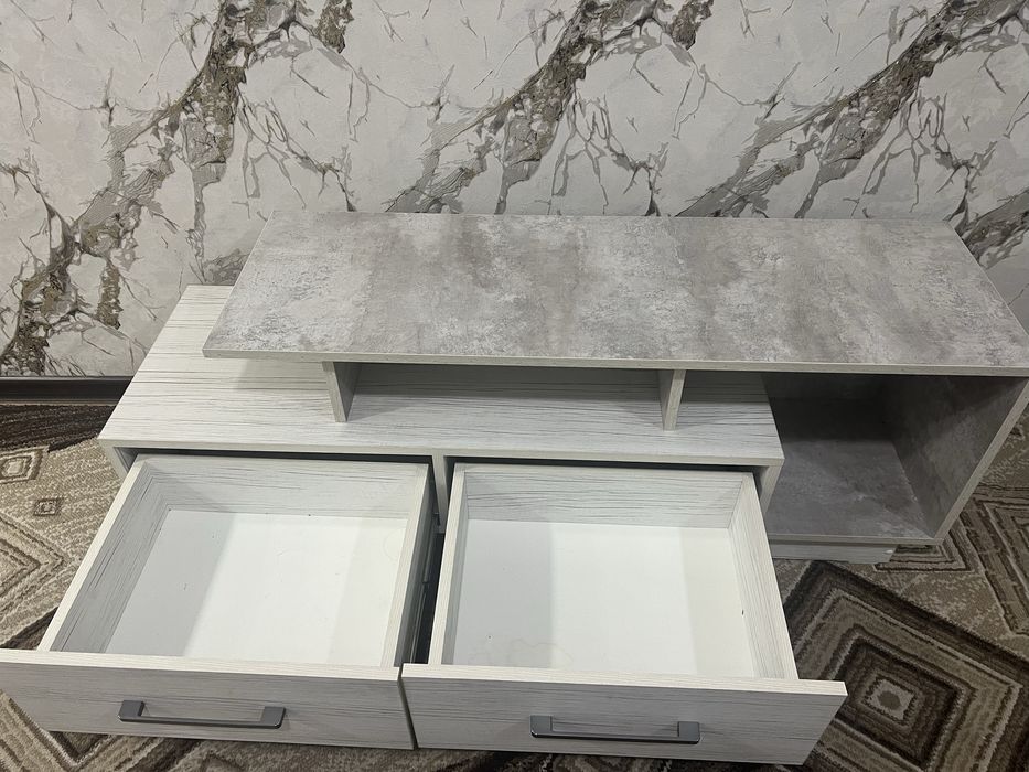 Тумба под ТВ / консоль в современном стиле