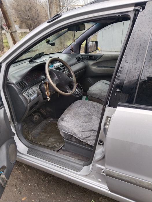 Продам Митсубиси Спейс Вагон