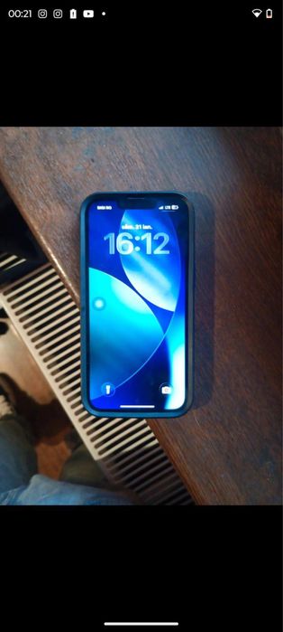 Iphone 13 cu mici defecte