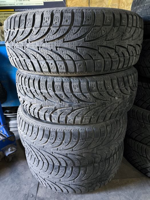 215/60 R16, 215/55 R17