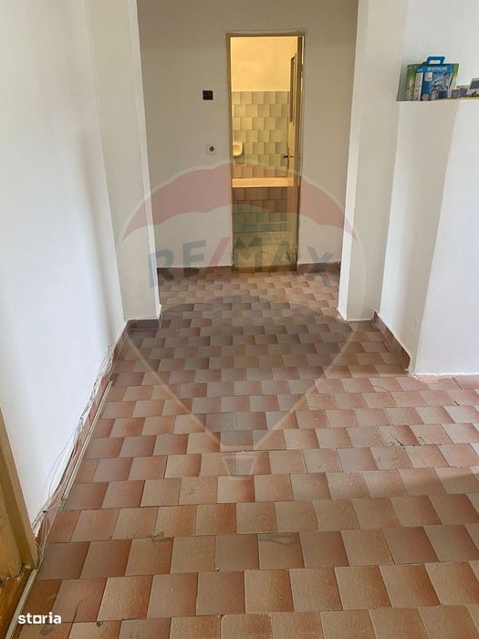 Apartament cu 3 camere de vânzare în zona apreciata