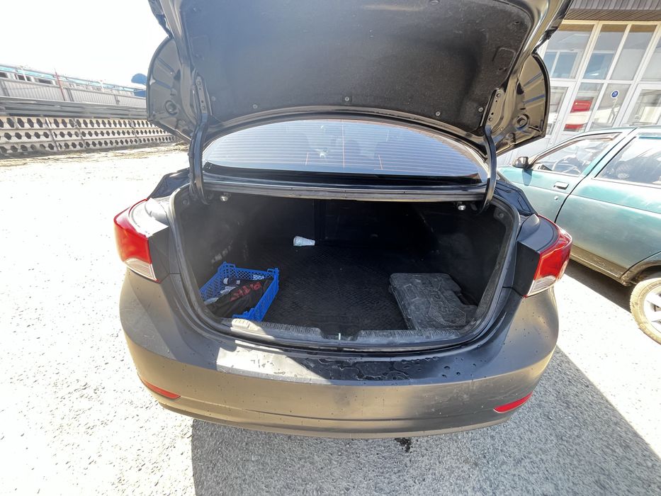 Продам hyundai elantra 2015