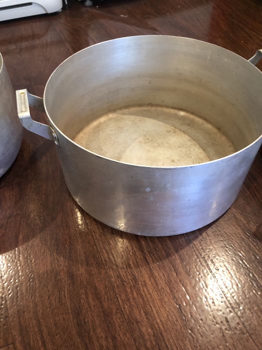 Продаю кастрюлю