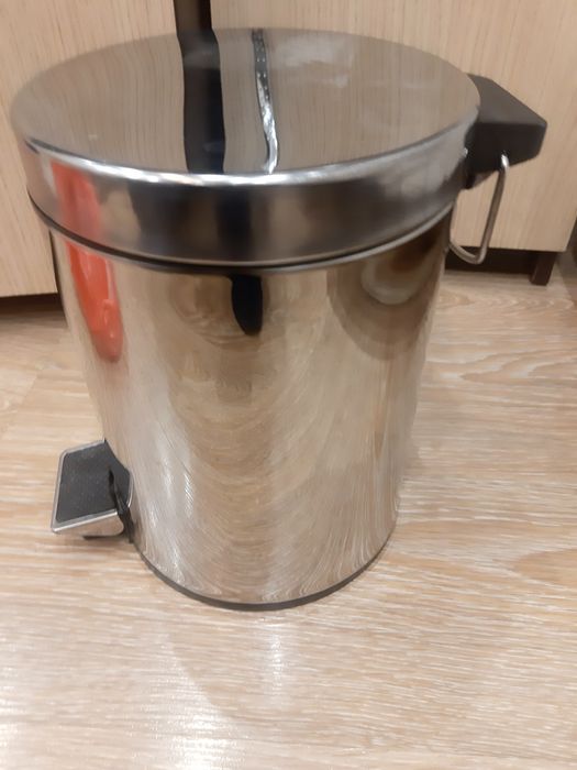 Метален кош за смет