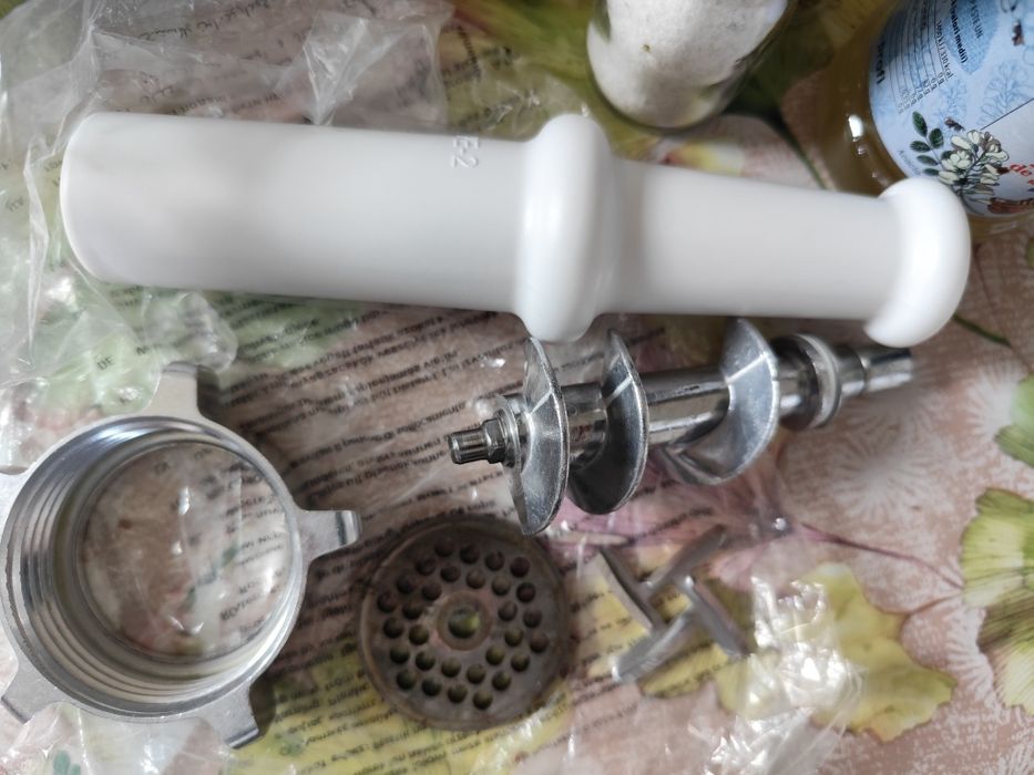 Mașina de tocat carne Heinner 1600W