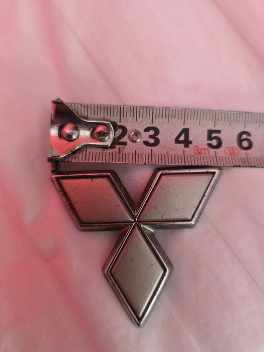 Емблема за Мицубиши