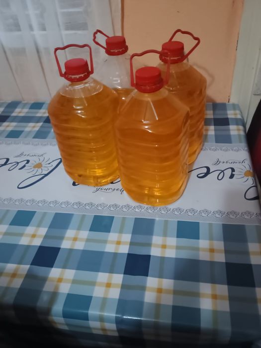 Vând ulei floarea soarelui