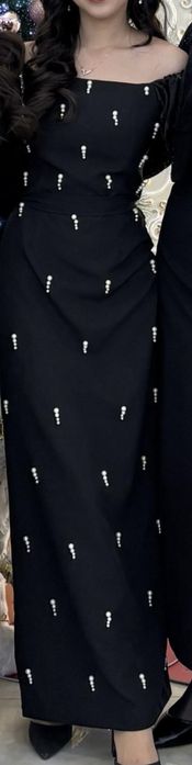 черное платье.