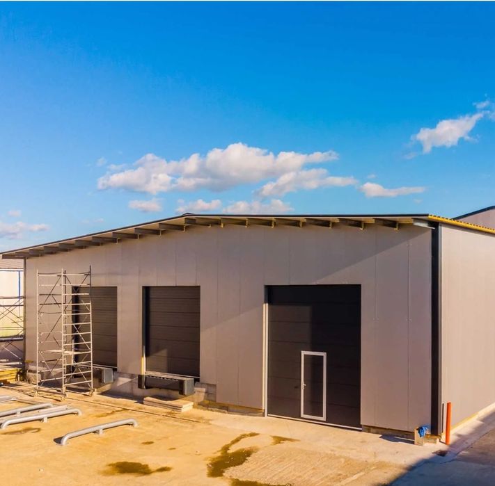 Hala metalica confecționată din profil ipe 200  12X30X4   8500 de euro