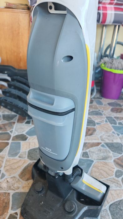 Vând mop vertical Karcher FC5 premium white