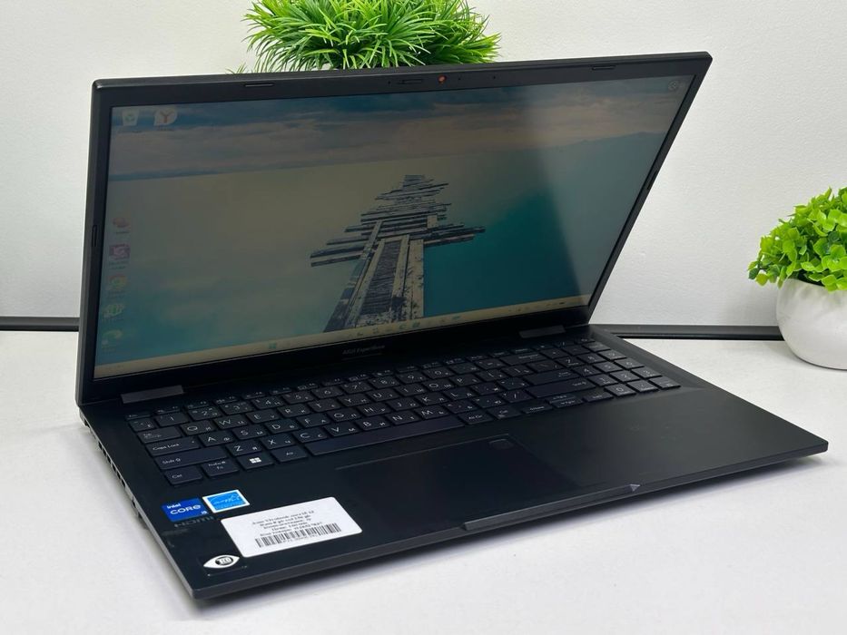 Asus Vivobook core i5-13р