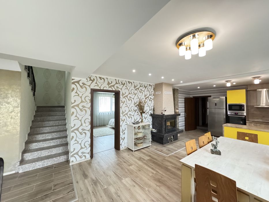 Продава се Къща в Казанлък - 270 кв.м за 943 €/кв.м - Снимка #4