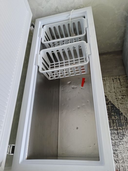 Продам морозильник бирюса за  100000