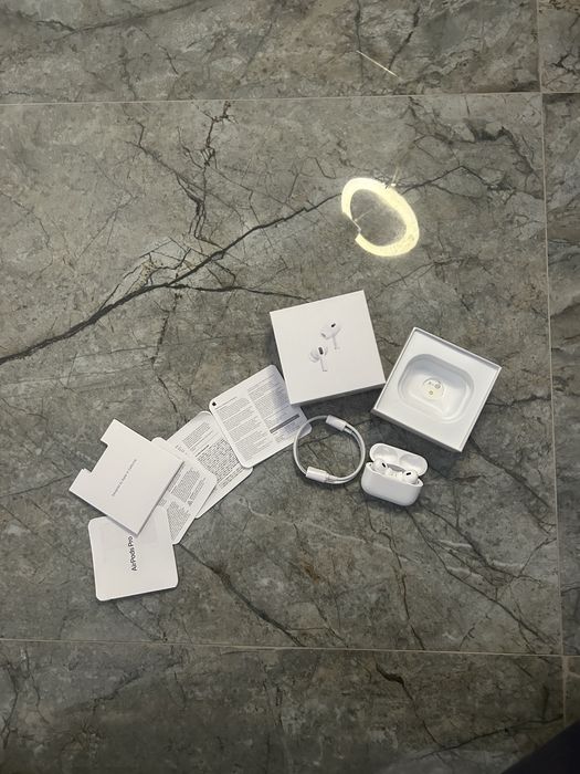 Apple AirPods Pro 2– originale, stare foarte bună