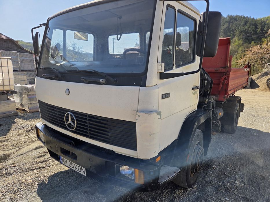 Mercedes 11t basculabil cu macara