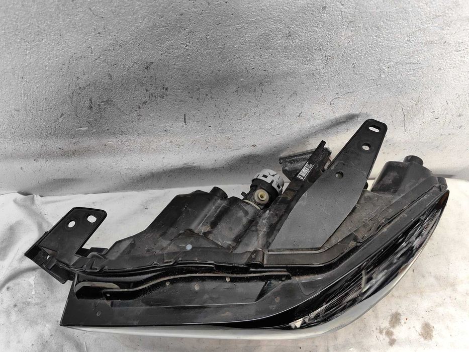 Оригинален фар Мазда Mazda CX30 Full Led