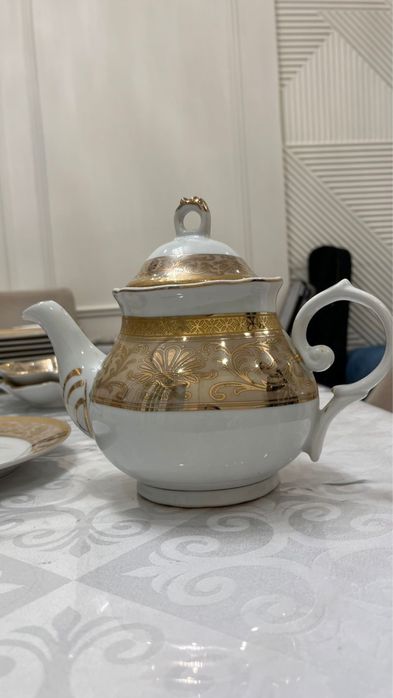 Продам чайно-столовый сервиз