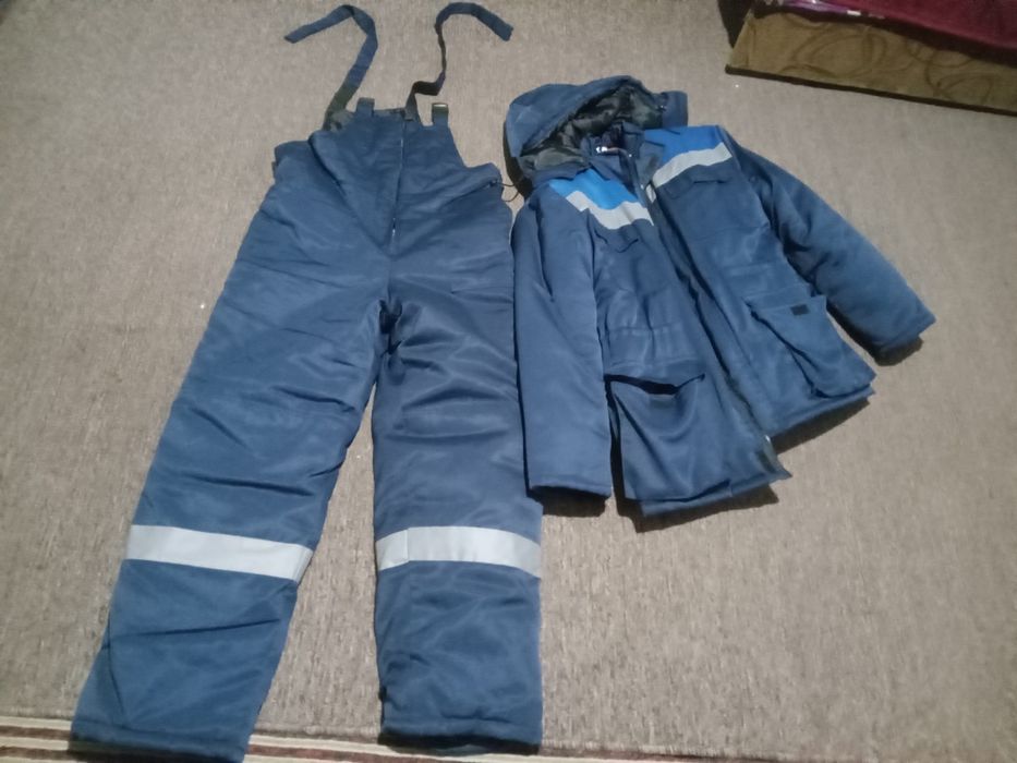 Продам зимние спец одежду