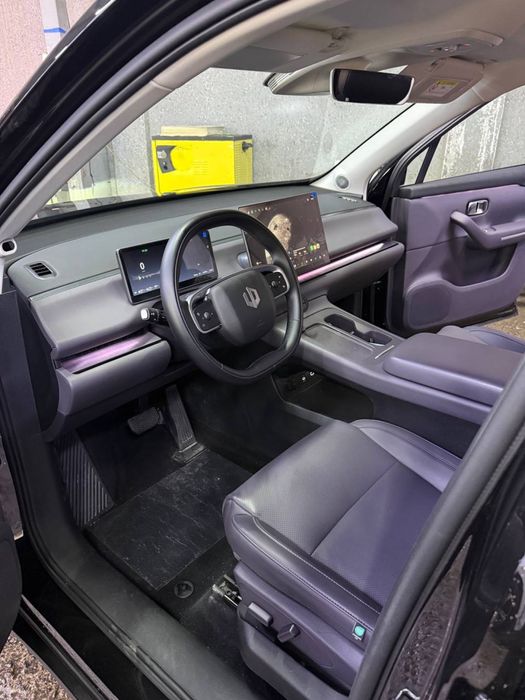 Leapmotor c 16 ,гибрид ,чёрный доп2!