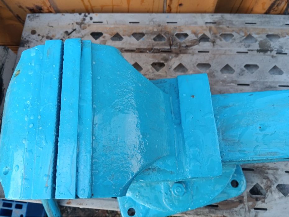 Продам тиски слесарные разные