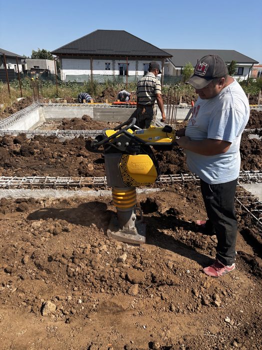 Inchiriez Mai Compactor