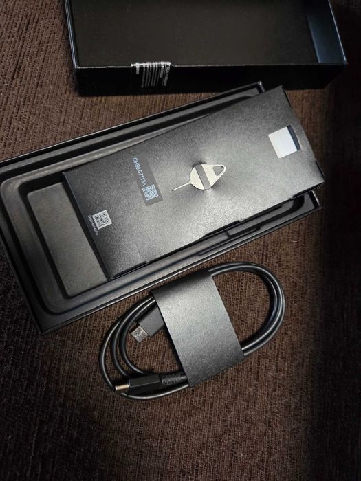 Samsung Galaxy S22 + 5G 128GB 8RAM Black Отличен!