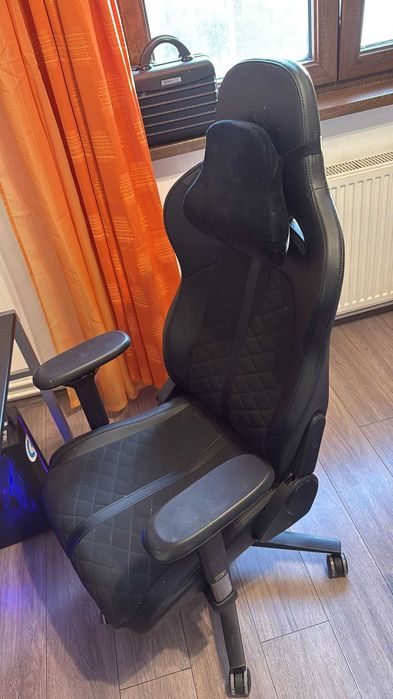 Vand Pc Gaming - KIT COMPLET Scaun Razer inclus + Mouse uri + tastatura etc.