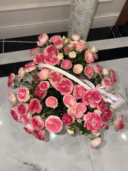 Кустовые розы свежые