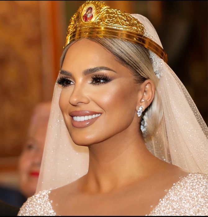 rochie de mireasă superbă, stil prințesă, purtată o singură dată în ziua nunții.