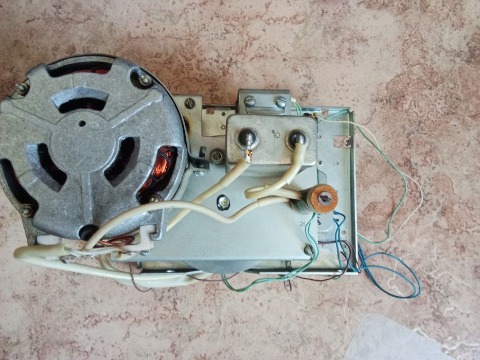 Лентопротяг Маяк 233 стерео.