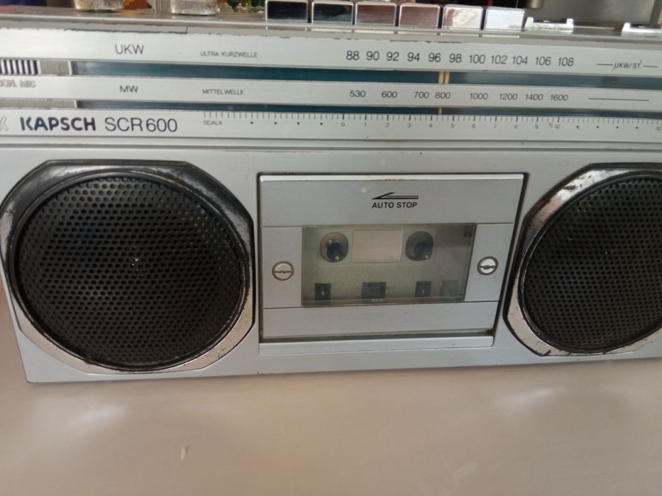 Vând radio casetofon  Kapsch Scr 600  un radio extrem de rar