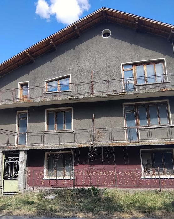 Продава къща в с.Коркина общ.Бобов дол