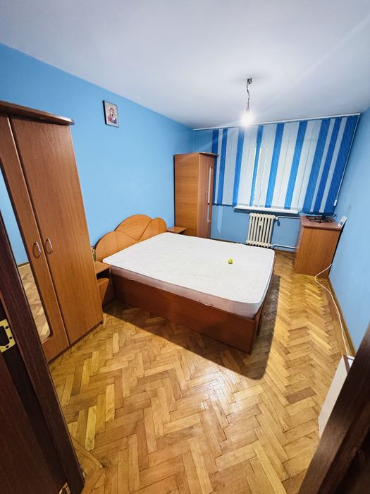 Închiriez apartament 3 Camere Trivale (loc parcare inclus)