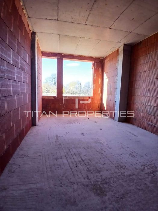 Тристаен апартамент в Прослав