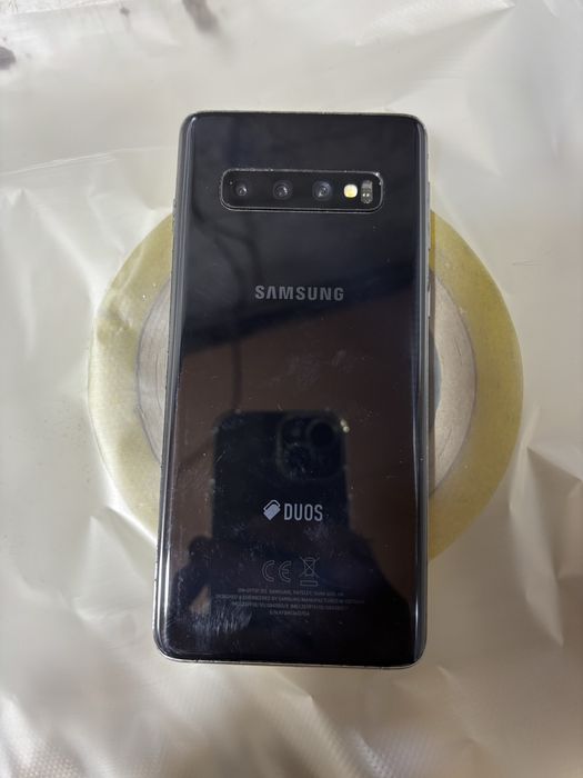 Samsung s10 в хорошем состоянии