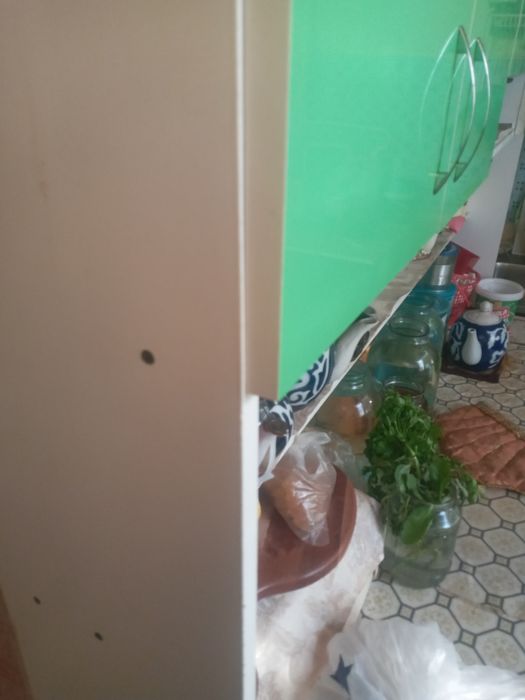 Продаётся куханый гарнитур 2 метра ,за 1млн 400 тыс сум.