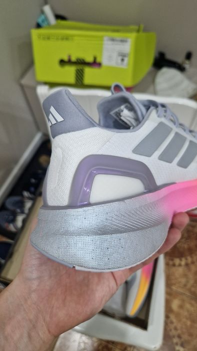 Беговые кроссовки Adidas pureboost 5