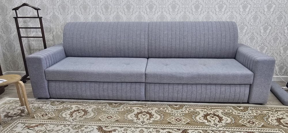 Продам диван 3 метра в очень хорошем состоянии