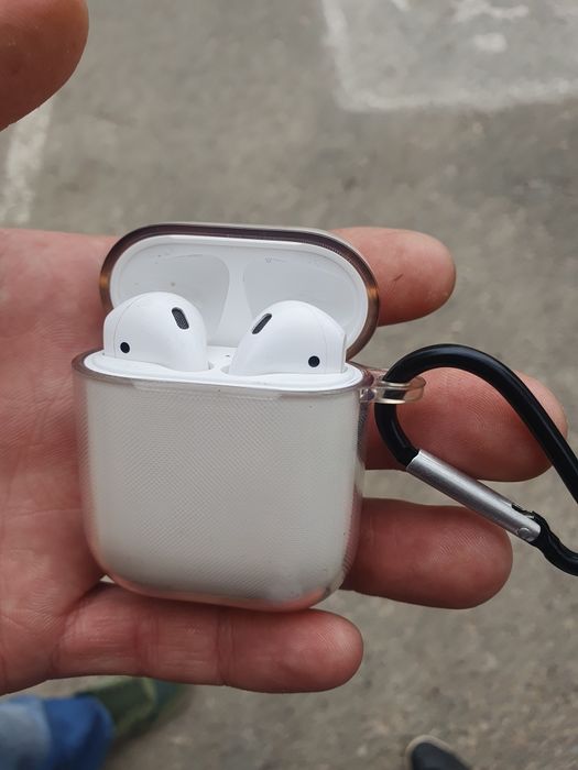 Аирподс оригинал