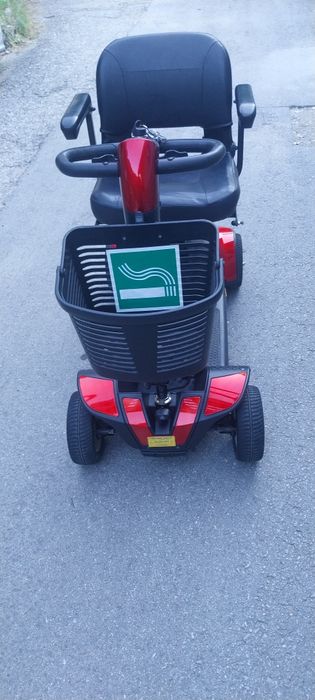 Скутер за трудно проходими хора