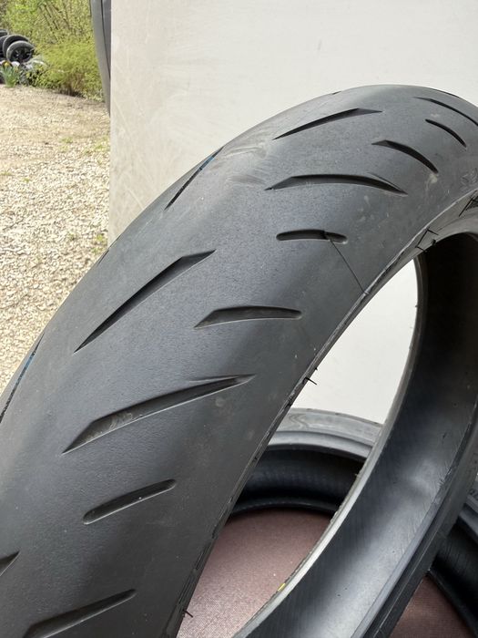 120/70/17 Bridgestone Battlax hyperaport dot 2022