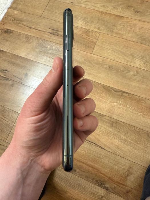 Vand iPhone 11 pro max,  64 gb, stare buna, baterie 75%