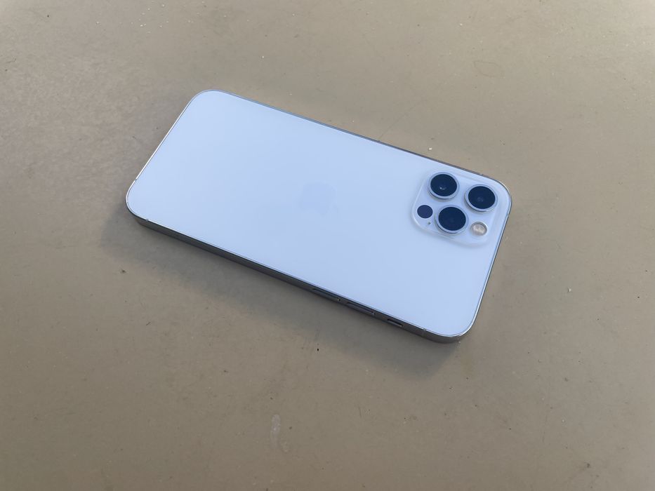 iPhone 12 Pro ••256GB•• //iOS 26.2// „Silver“