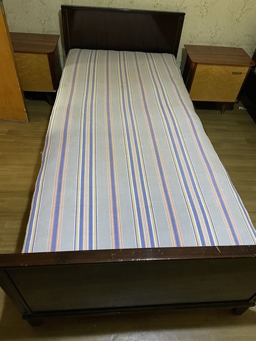 Две кровати в хорошем состоянии